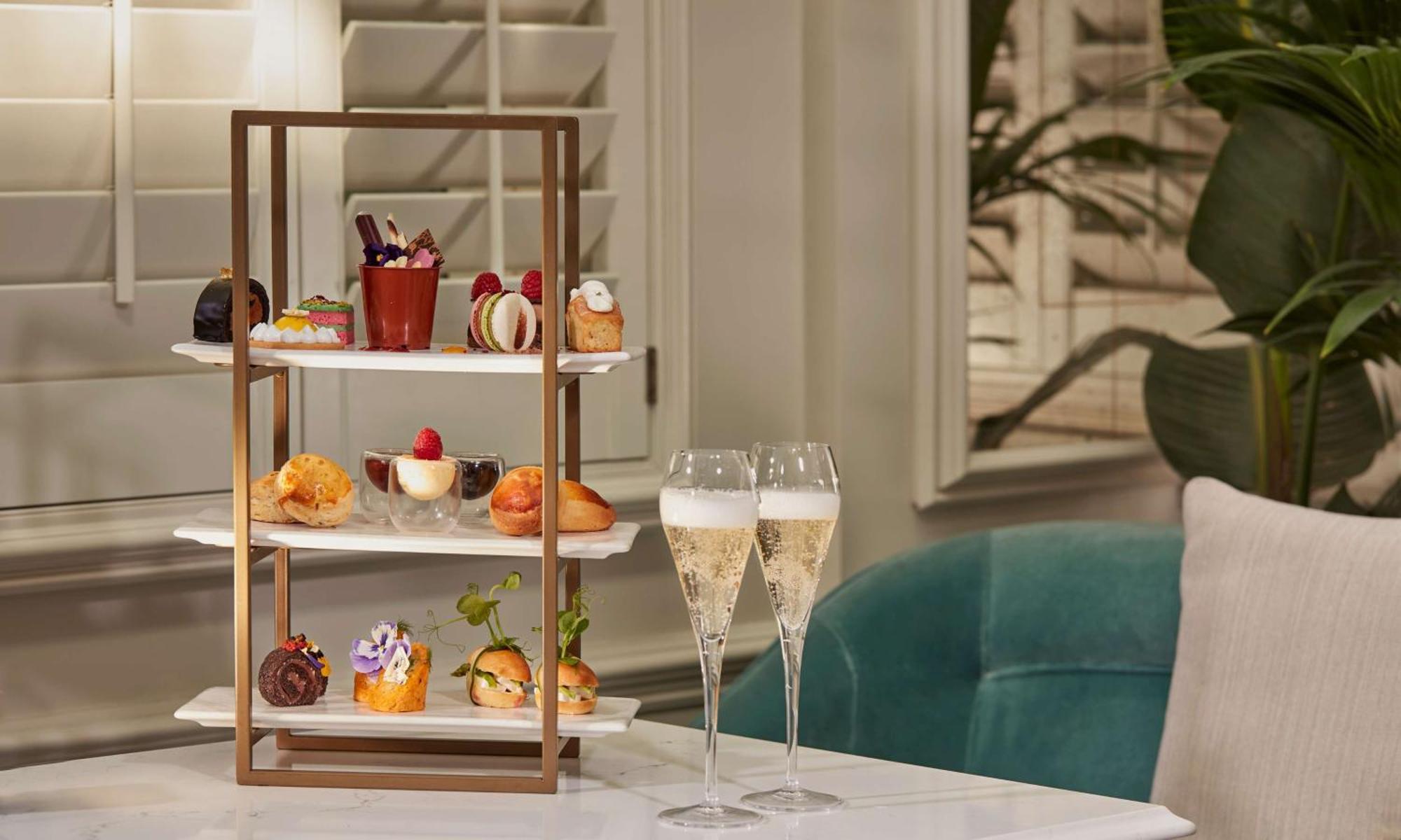 100 Queen'S Gate Hotel London, Curio Collection By Hilton Londres Exterior foto Afternoon tea at The Ivy, St John's Wood