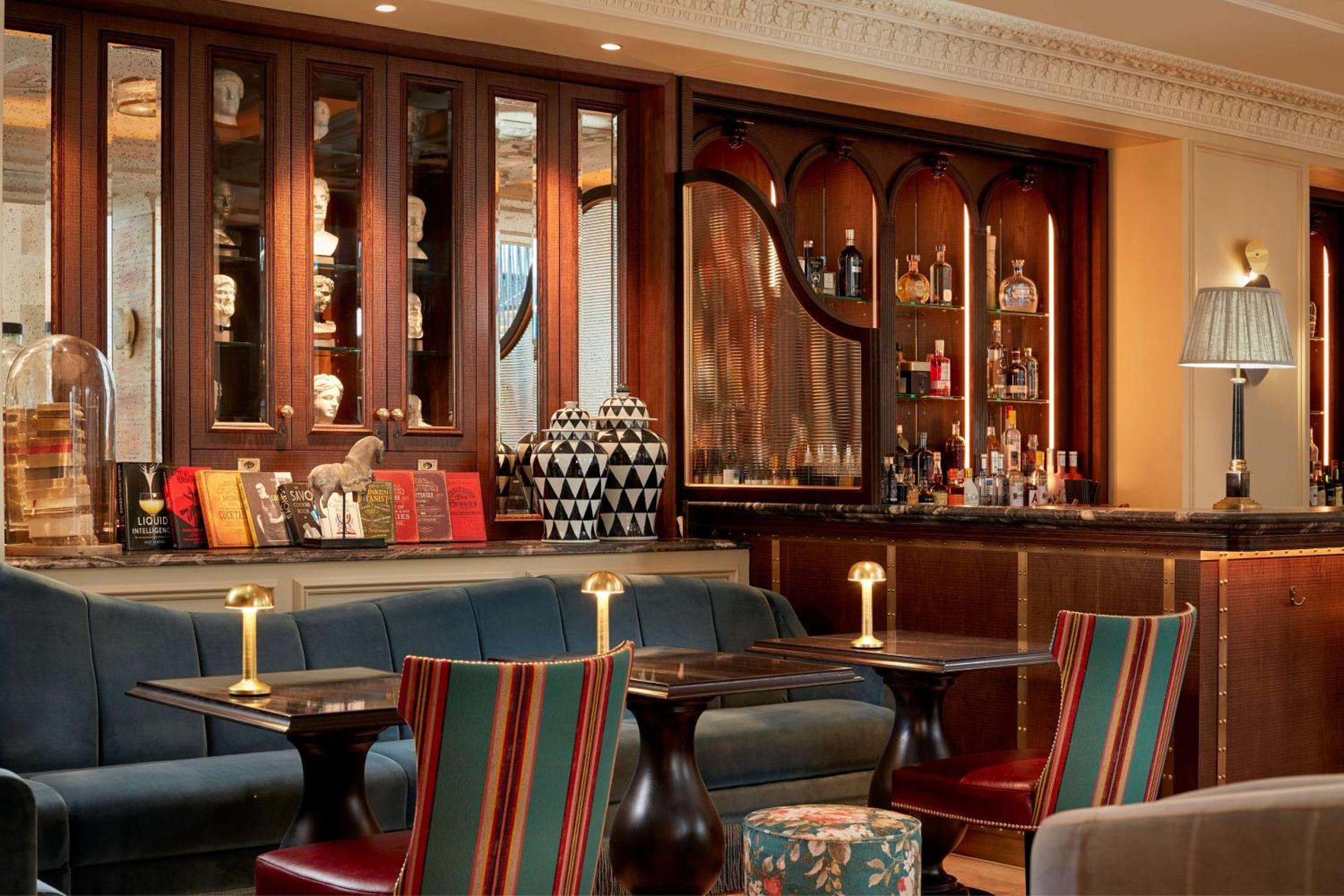 100 Queen'S Gate Hotel London, Curio Collection By Hilton Londres Facilidades foto The bar at the Connaught