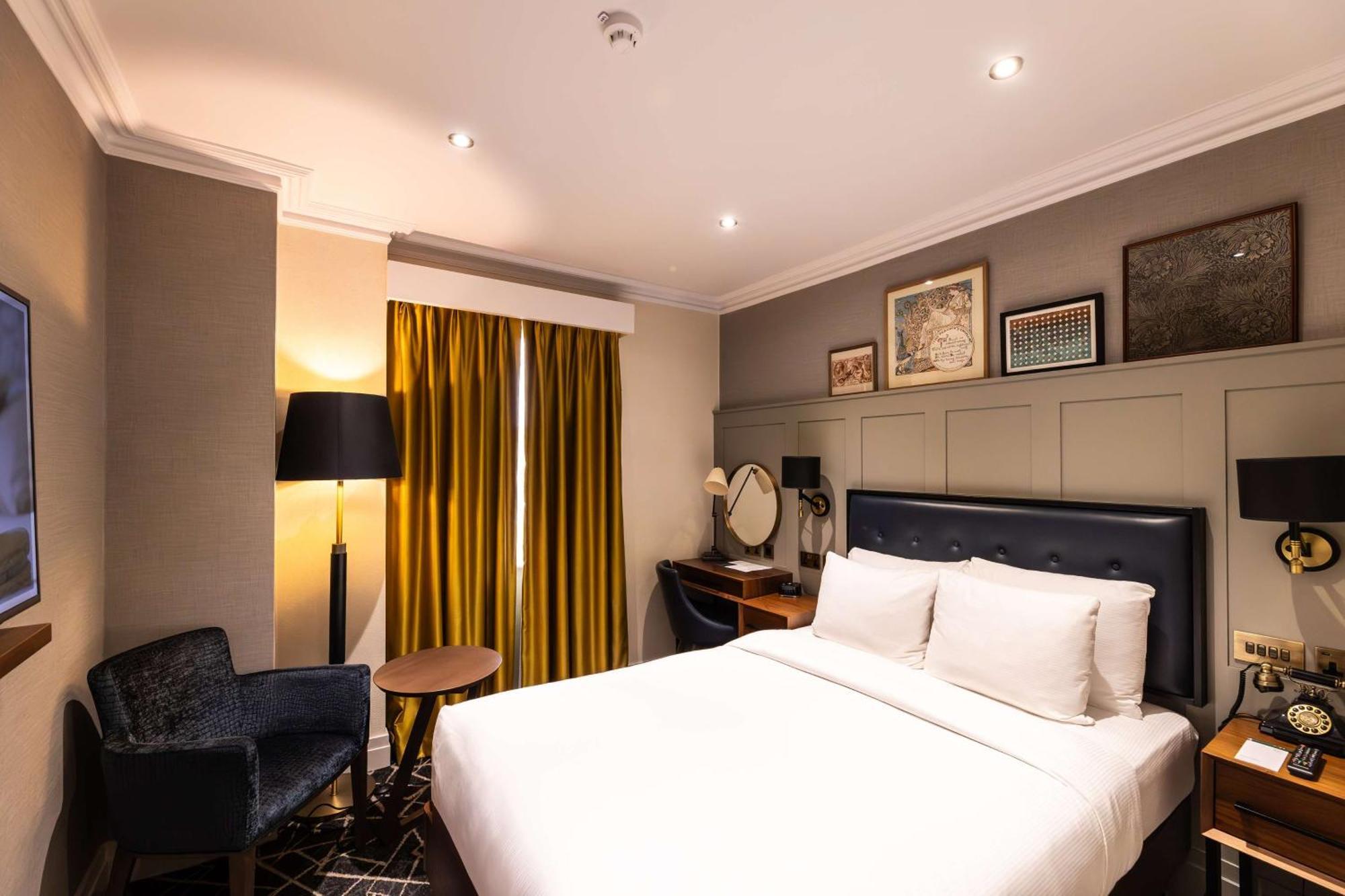 100 Queen'S Gate Hotel London, Curio Collection By Hilton Londres Exterior foto A room at the hotel